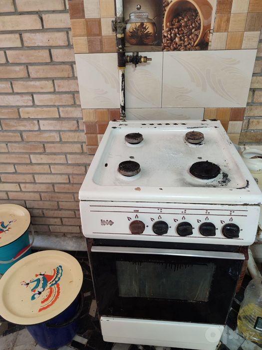 Gaz plitasi sotiladi