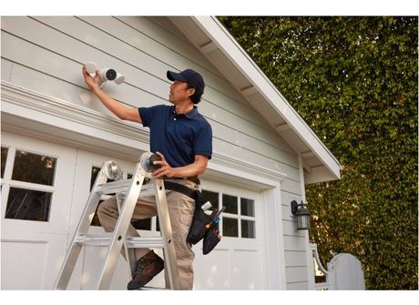 Camera Google Nest with Floodlight (cu reflectoare)