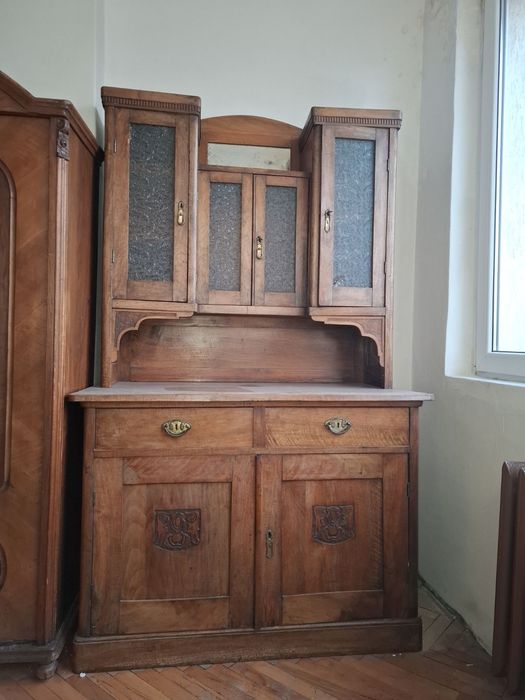 Бароков гардероб и скрин от масивно дърво – рустик стил