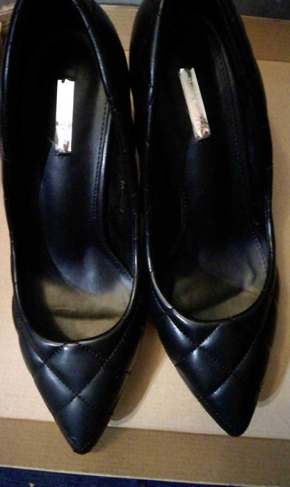 обувки за всяка дама , носеща размер 40