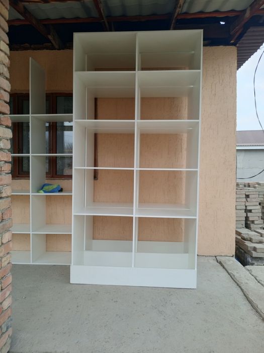 Шкаф витрина в хорошем состоянии