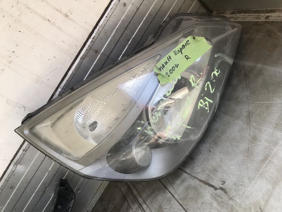 Десен фар за Renault Espase 2004г.