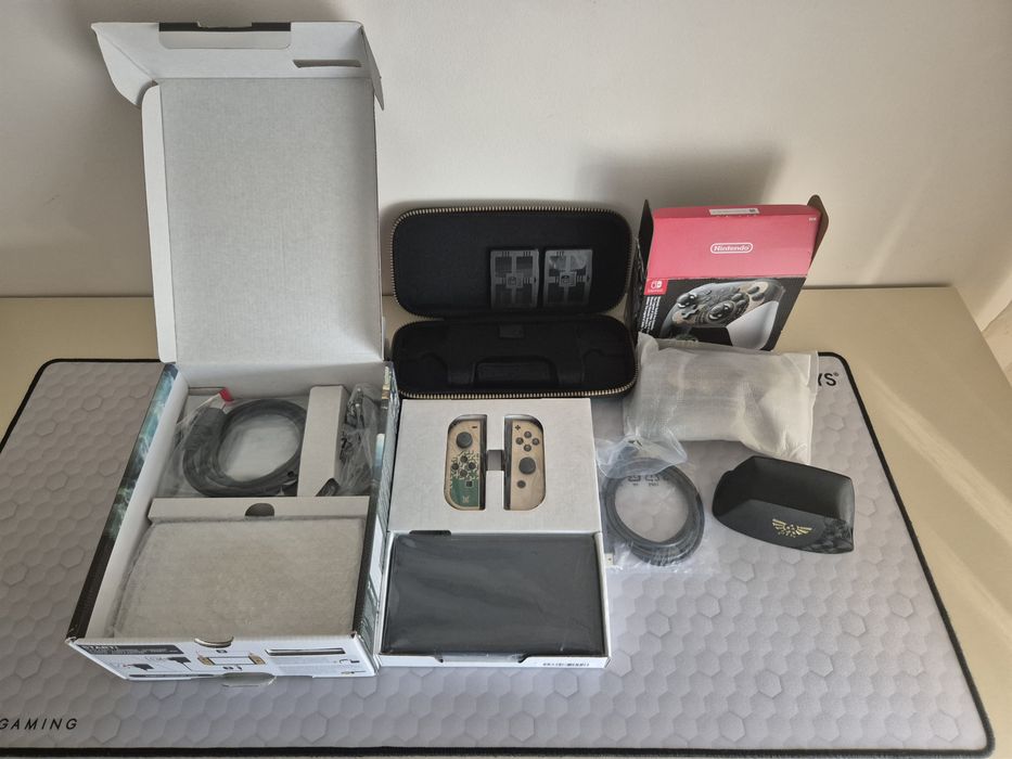Pachet Premium Nintendo Switch OLED Ediție Limitată Zelda TotK + Accesorii