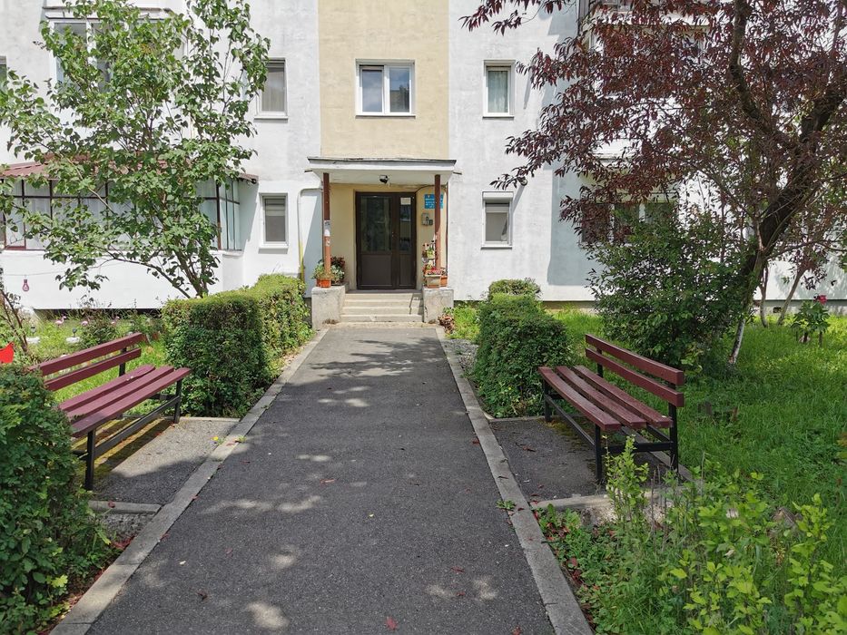 Persoană fizică vând apartament cu 4 camere în Mănăștur