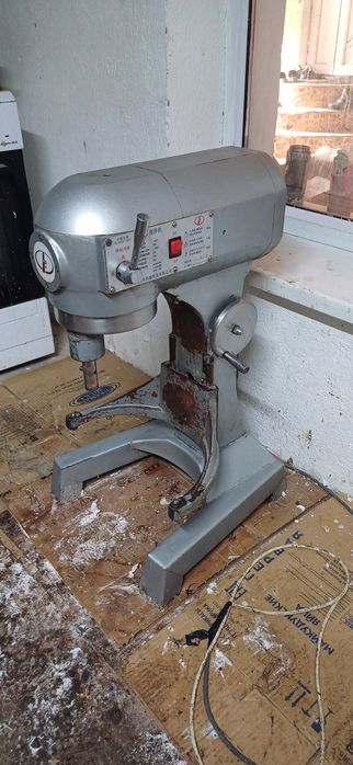 Кондитерская печка миксер продаётся