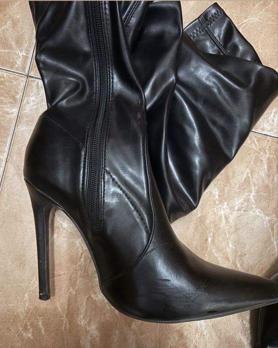 Кожени ботуши на висок ток