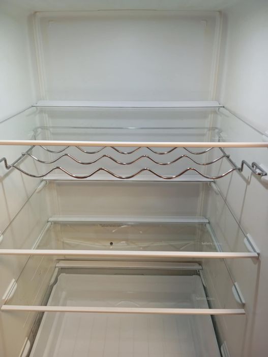 Хладилник Bekо с фризер