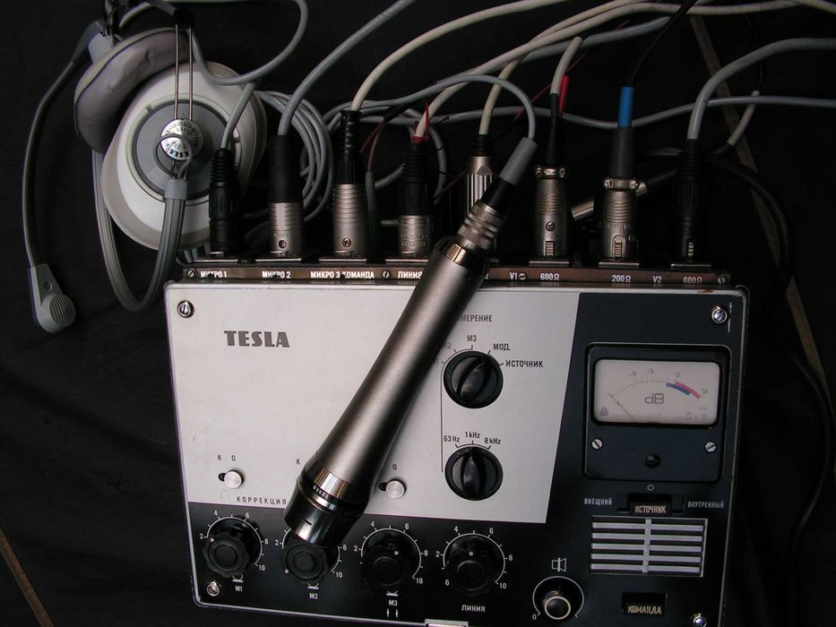 Винтидж, колекционерски аудио миксер Tesla ART-420 1+1 бр.