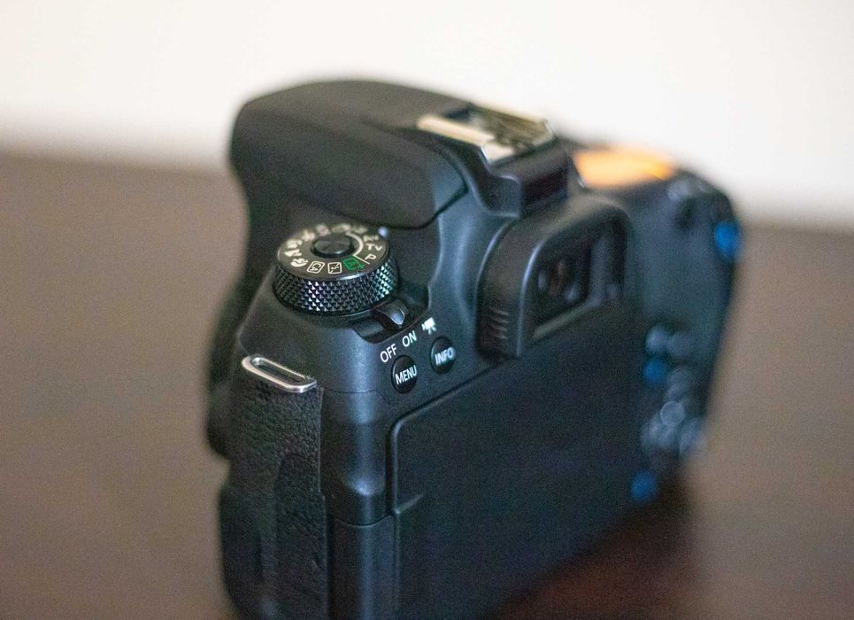 Dslr Canon 77D  - Canon 50 mm f/1.8 -Full Box