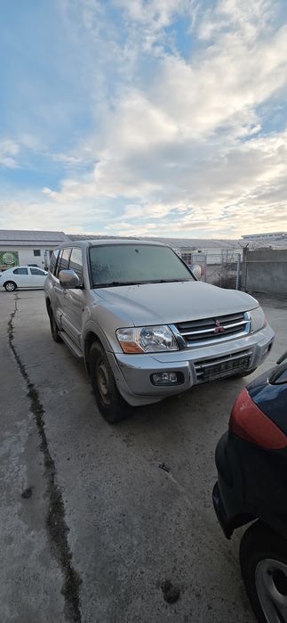 Vând Mitsubishi Pajero