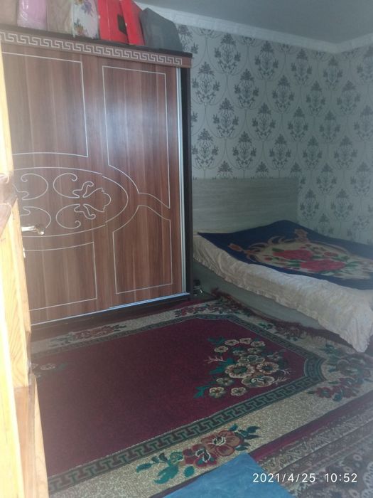 Srochna uy sotiladi Nazarbekda 4sotix 5xona 1ta oshxona 3ta podvol