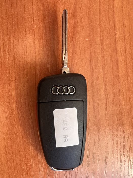 Ключ оригинал брелок для Ауди