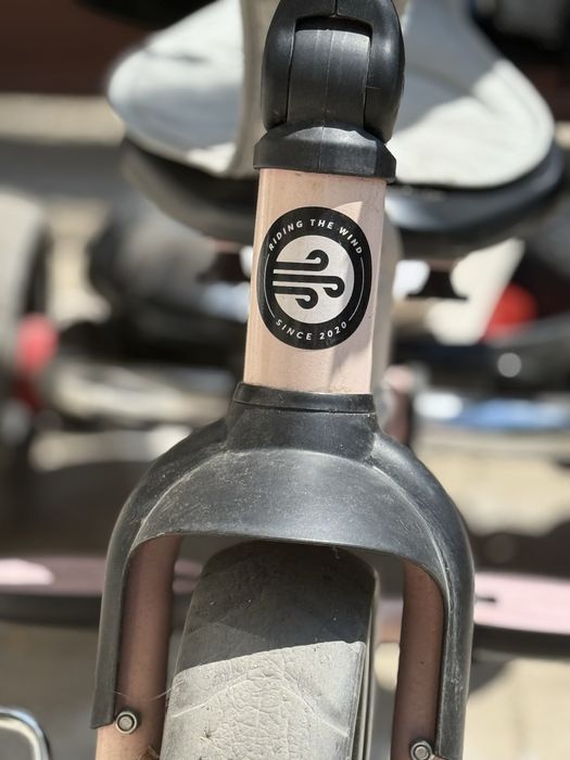 Триколка Makani - Giovi Pink