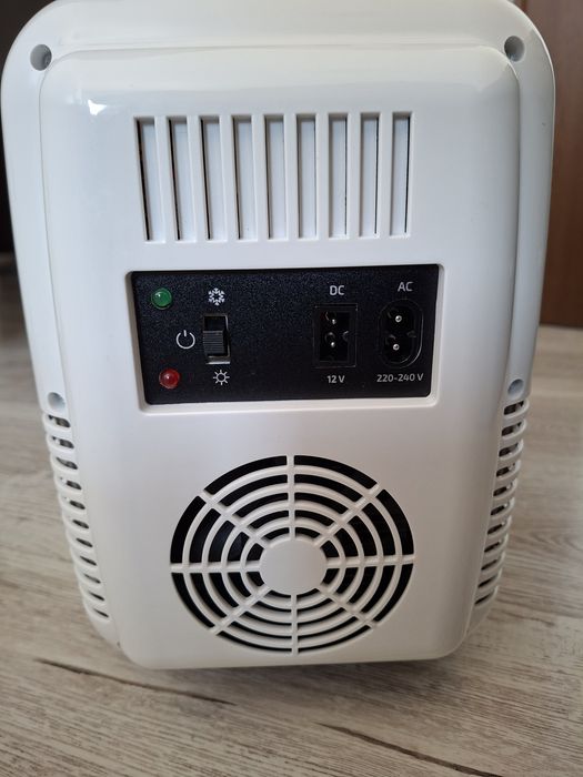 Mini frigider cecotec
