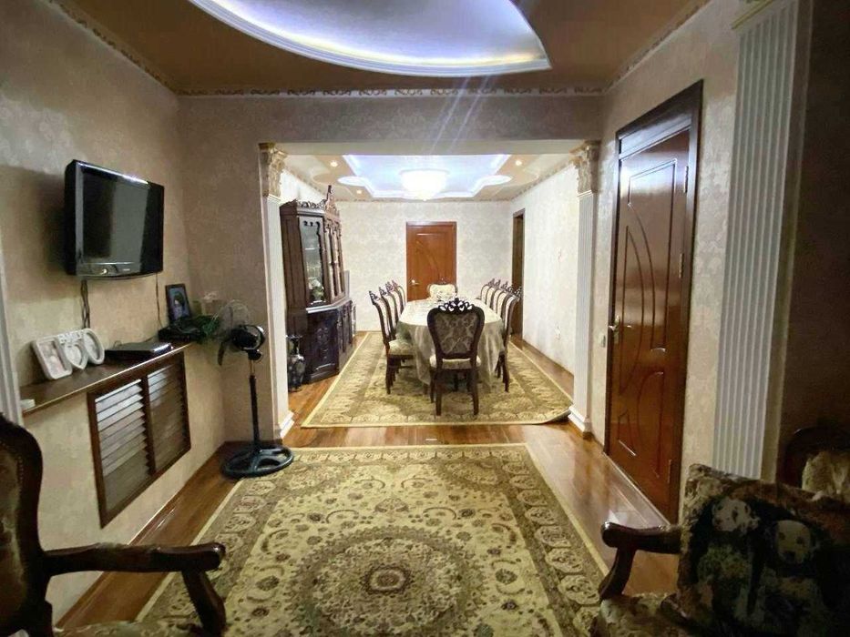 Шайхонтоҳур туманида 3 хонали таьмирланган хонадон сотаман.