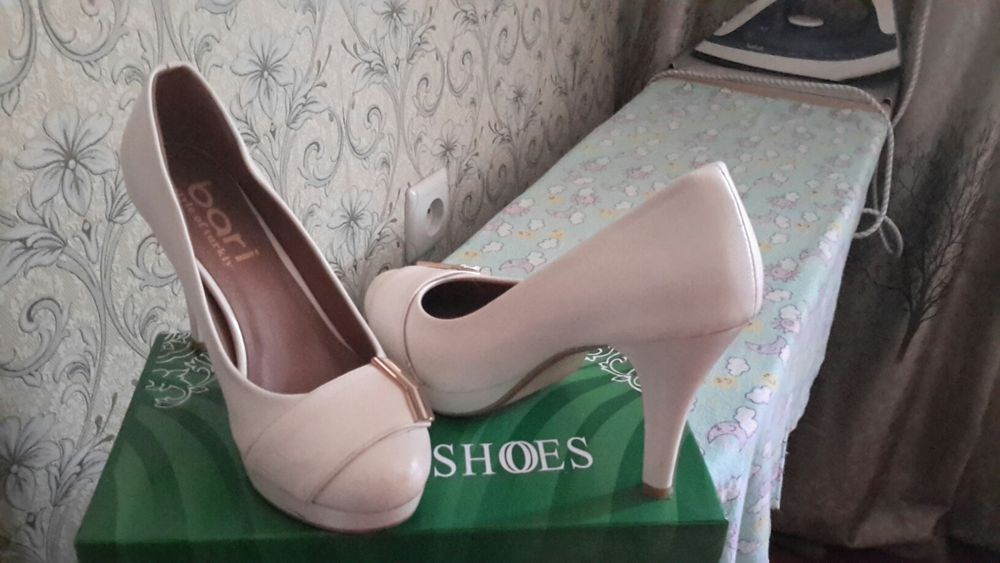 туфли женские  белые