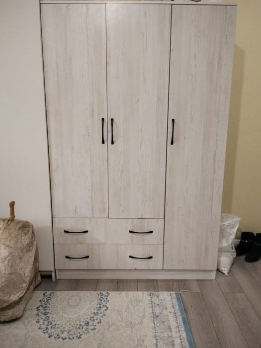 Шкаф сатылады. 50мың. Состояние жақсы.