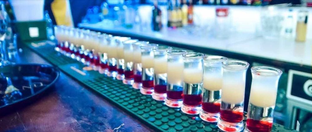 САМОСТОЯТЕЛНА ПАРТИ ЗАЛА- рожден ден, ергенско/моминско, тиймбилдинг