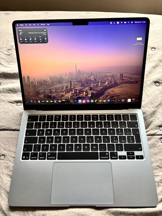 Macbook Air M4 13 inch, 2025 година