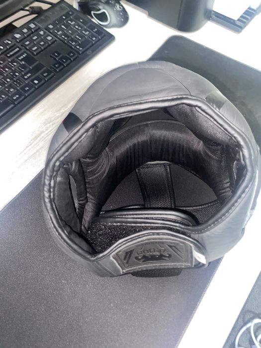 Шлем боксерский, в отличном состоянии.