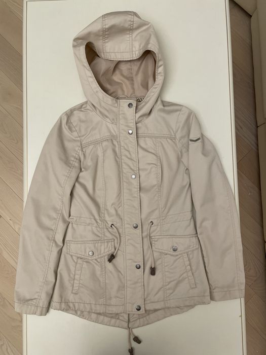 Ветровка женская