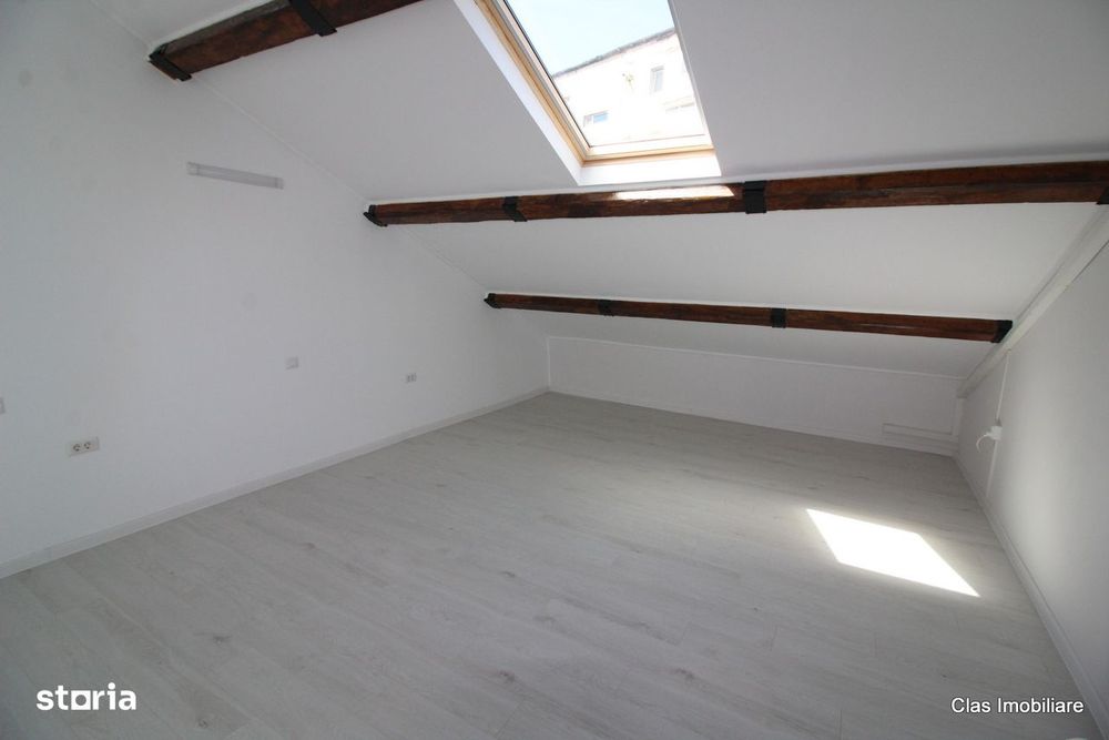Spatiu Comercial Cladire pe colt cu 2 intrari si locuri de parcare !!