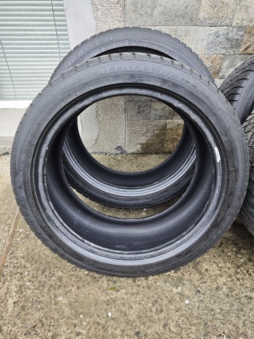 Зимни гуми 245/40/18