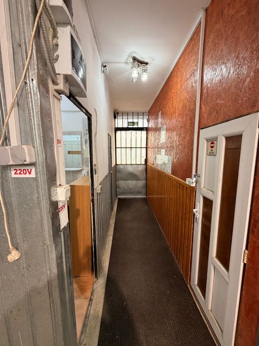 Inchiriez Hala Metalica