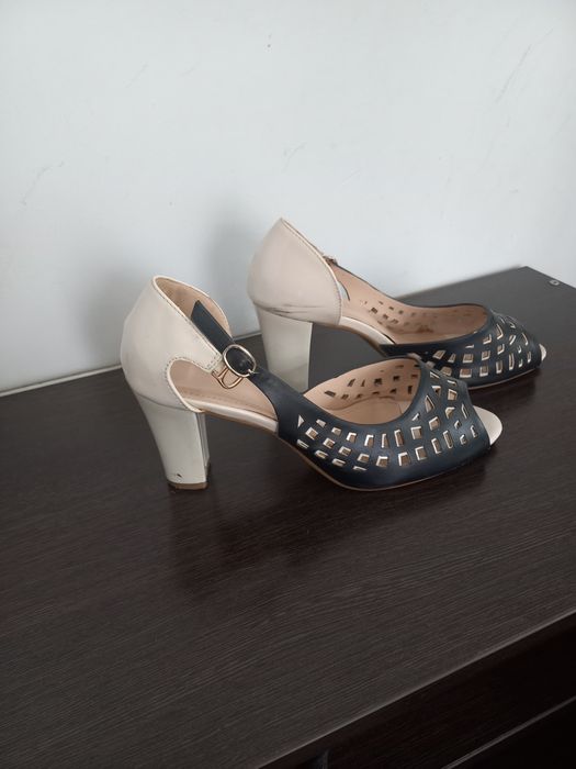 Продам туфли женские