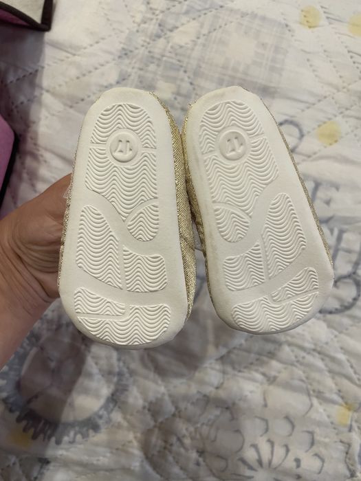 Бебешки буйки и бебешки пантофки