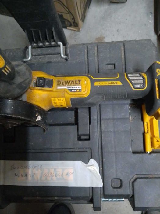 Девалт инструменти