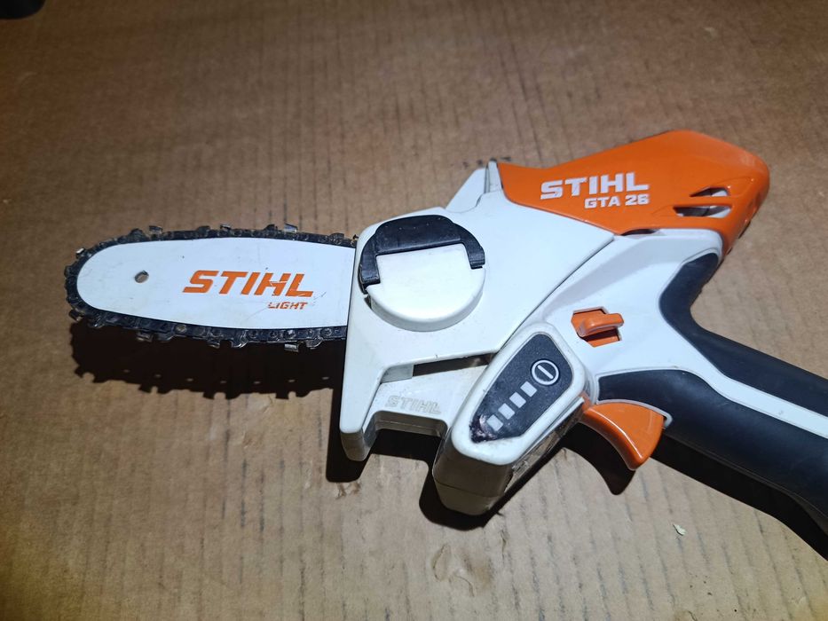 Mini Drujba fierastrau craci pomi STIHL GTA 26  la 10 cm cu acumulator