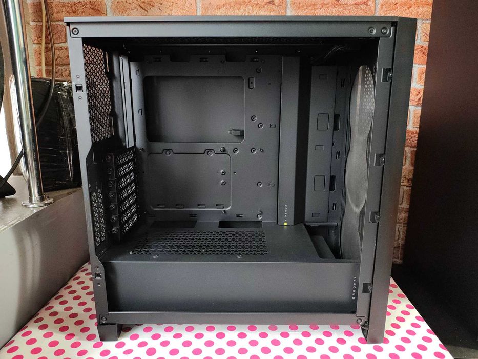 Carcasa PC Corsair 4000D Airflow Black.