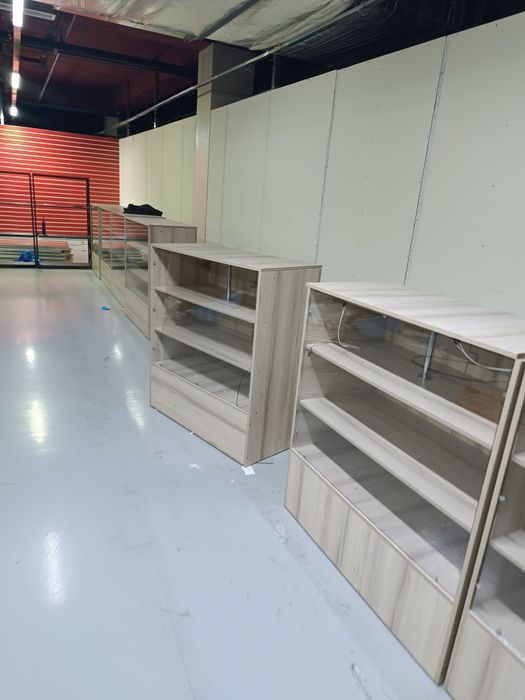 Продам ветрины разные