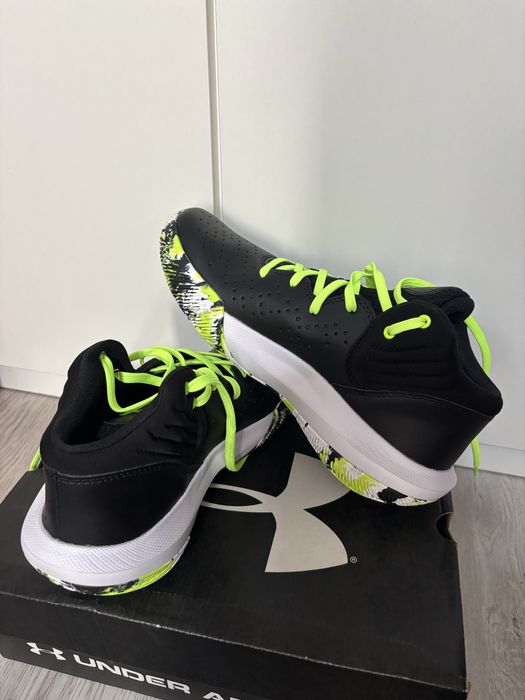 Adidasi Under Armour