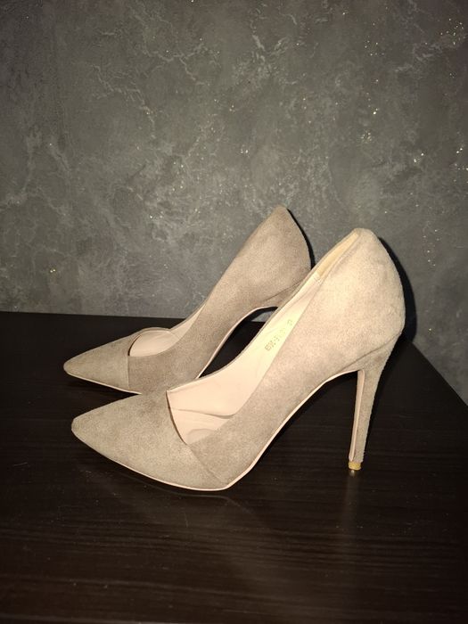 Продам женские туфли