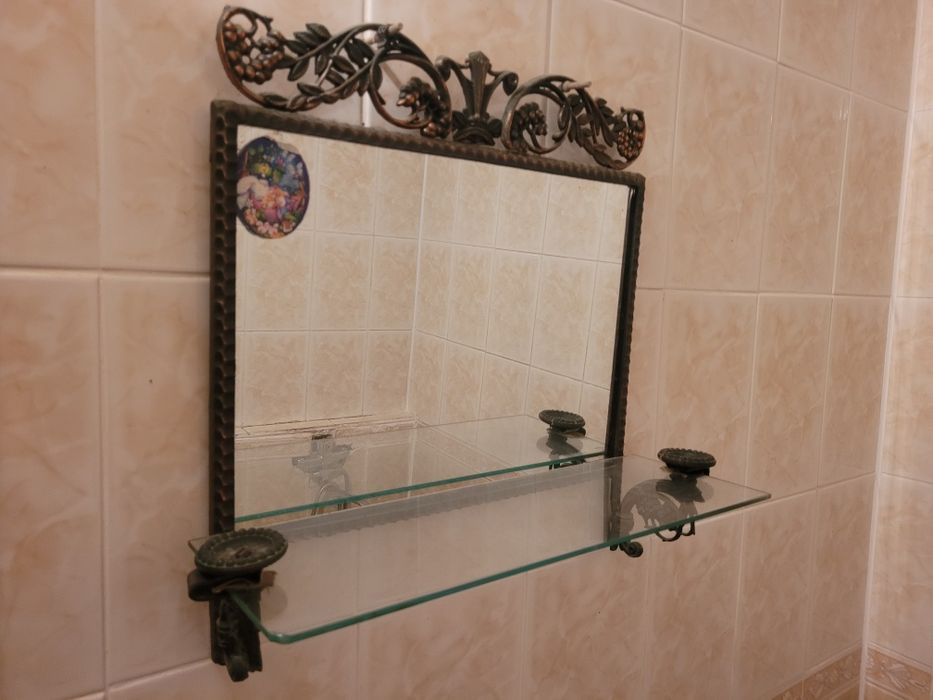 Зеркало в ванную комнату