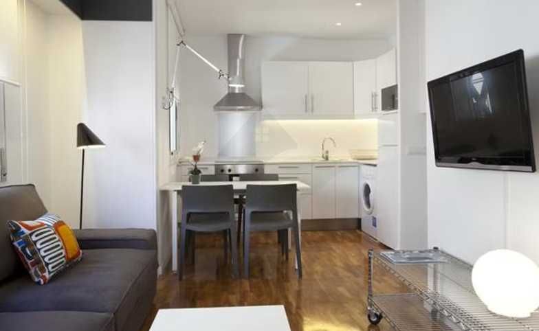 Дава се под наем Четиристаен апартамент в Пловдив, Беломорски - 95 кв.м за 398.82 € - Снимка #1