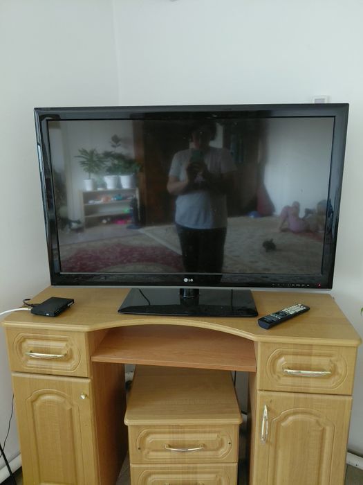Телевизор LG.Кондиционер Жақсы күйде