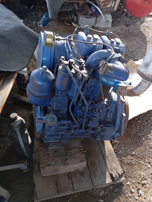 Продам мотор Мерседеса и Тракторный