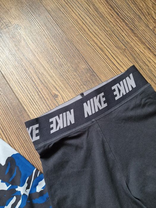 Сет страхотни дамски спортни клинове NIKE размер  XS / S