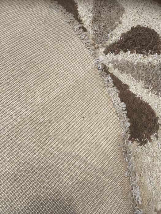 Ковёр напольный почти овальный