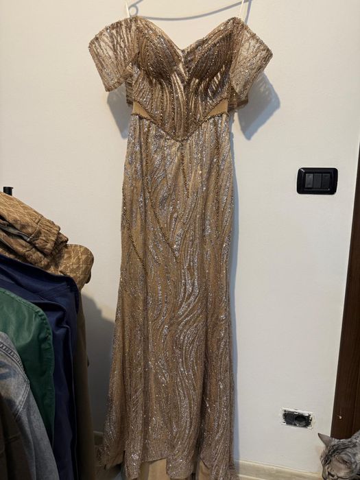 Vand rochie de ocazie