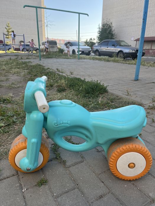 Продается беговел для 1,5-3 лет