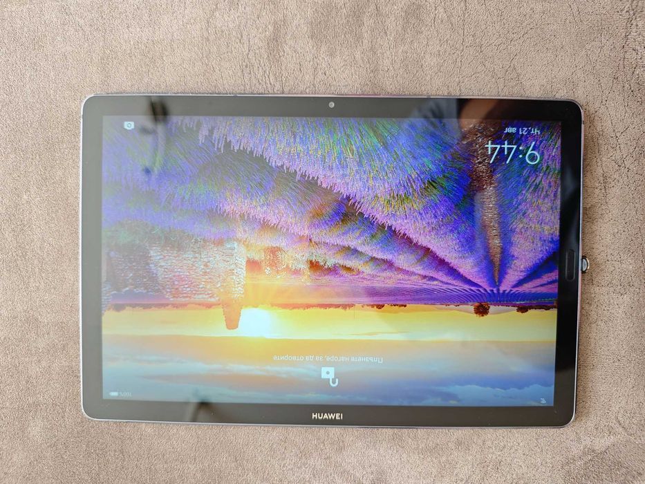 Продавам таблет huawei MediaPad M6
