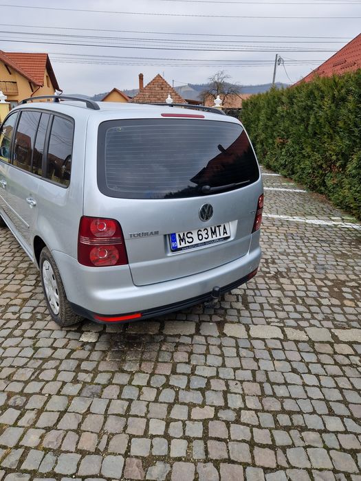 De vanzare touran 1.9 tdi.