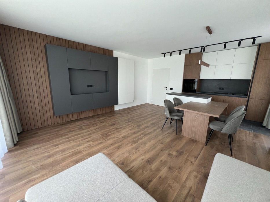 Тристаен апартамент в ж.к. Малинова долина