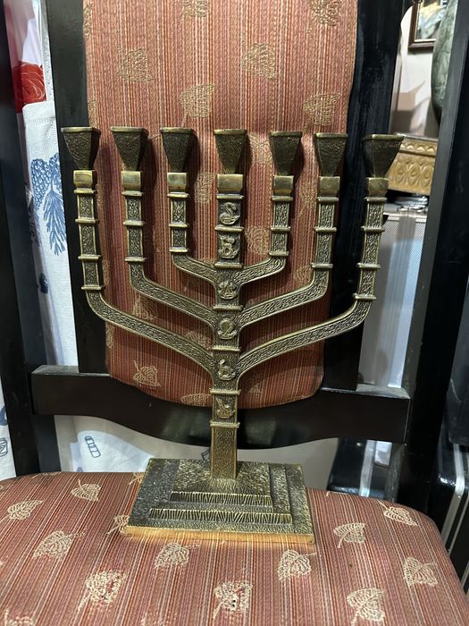 голям стар масивен бронзов еврейски свещник менора