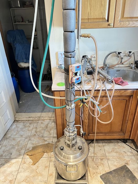 Дистилятор и бак на 45 литров