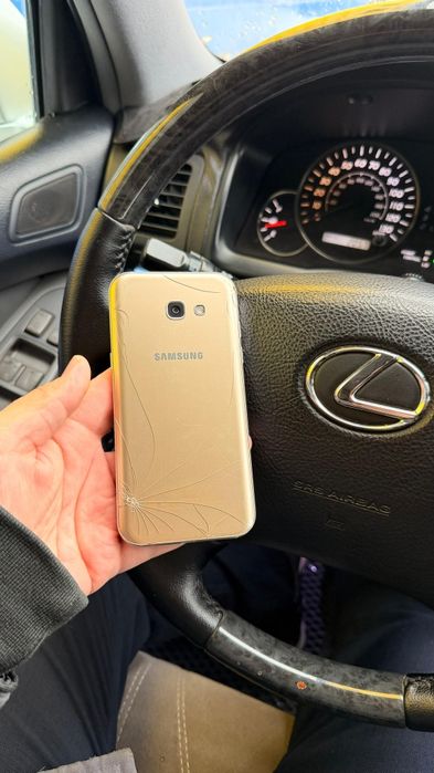 Продам  Samsung A3  3/32 NFC